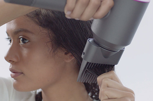 Video abspielen: Dyson Supersonic Styling-Anleitungen